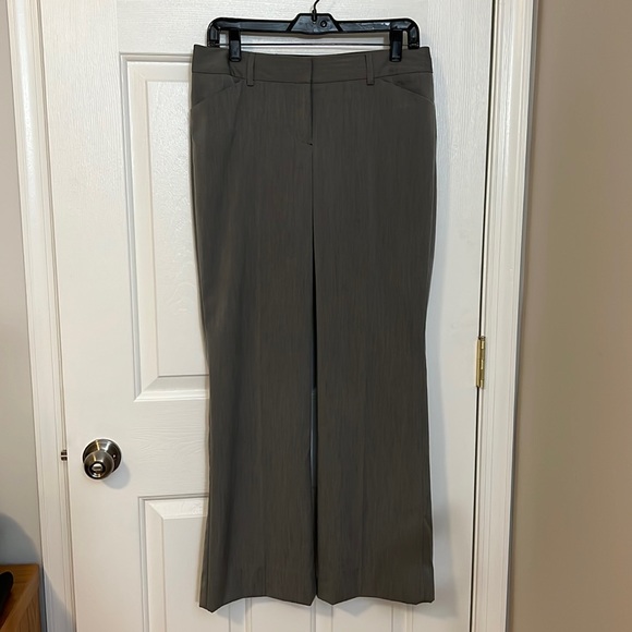 Women’s Express Editor Light Gray Dress Pants Size 4 Short - Picture 1 of 4